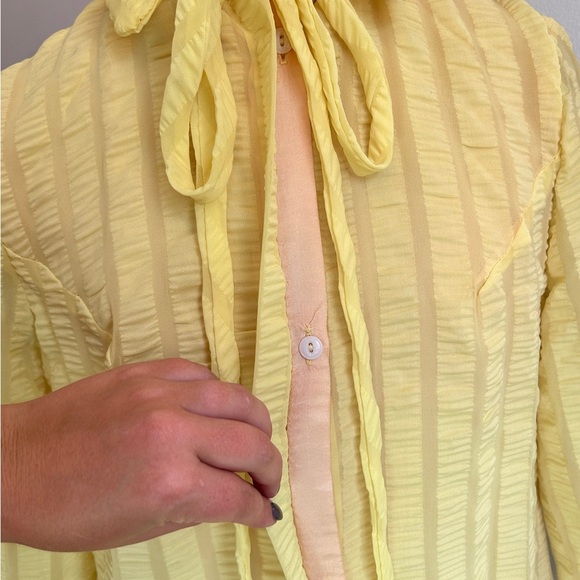 Vintage 1970s Yellow Pleated Seersucker Maxi Duster Robe Hostess Gown Dress - Picture 5 of 13